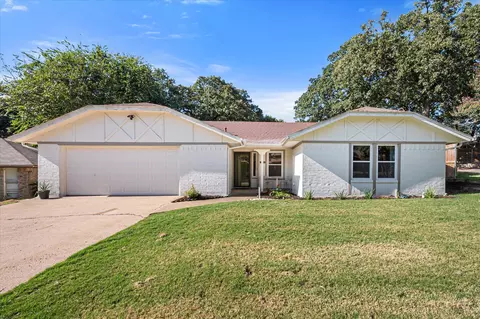 5926 Pleasant Hill Dr, Arlington, TX 76016