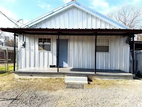 2911 Dawson St, Dallas, TX 75226