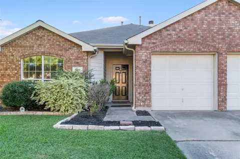 9100 Nightingale Dr, Fort Worth, TX 76123