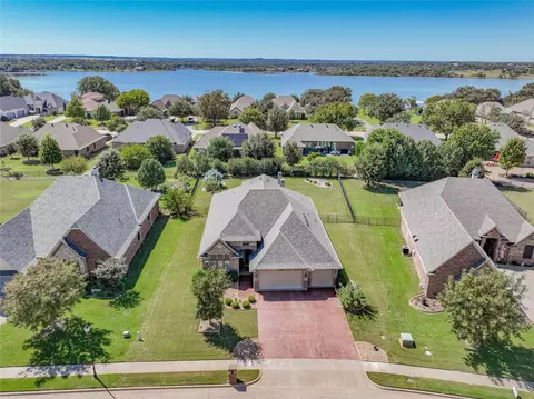 420 River Bank Ln, Granbury, TX 76049