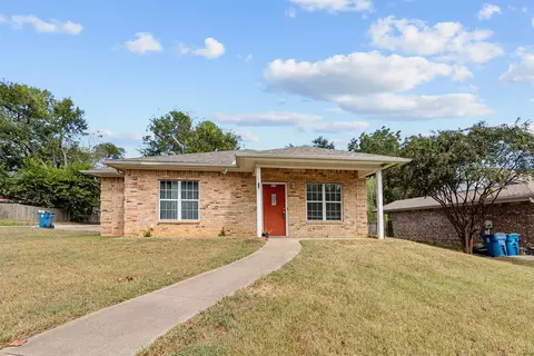 313 Half St, Lindale, TX 75771
