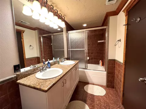 Bath - 6044 Hells Gate Loop, Strawn, TX 76475 photo 4 of 5