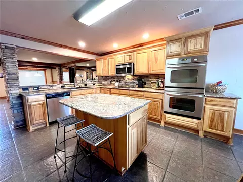 Kitchen - 6044 Hells Gate Loop, Strawn, TX 76475 photo 3 of 3