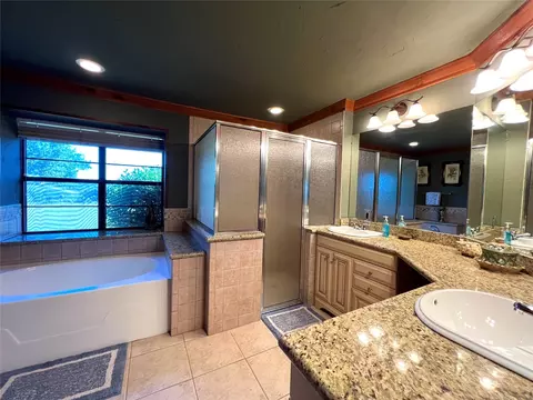 Bath - 6044 Hells Gate Loop, Strawn, TX 76475 photo 3 of 5