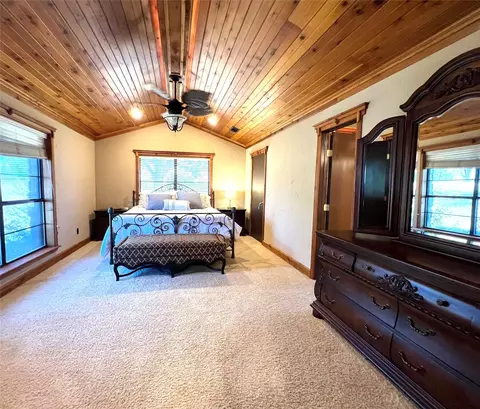 Bedroom - 6044 Hells Gate Loop, Strawn, TX 76475 photo 4 of 6