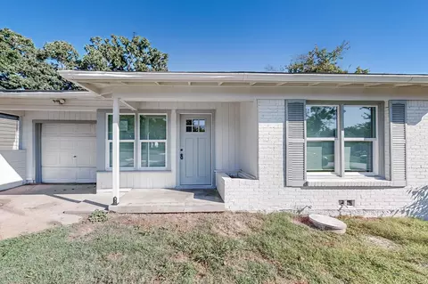5517 Van Natta Ln, Fort Worth, TX 76112