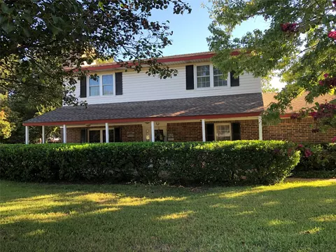 211 Addison St, Lake Dallas, TX 75065