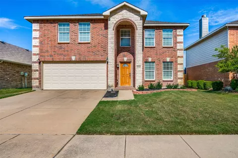 12641 Shady Cedar Dr, Fort Worth, TX 76244