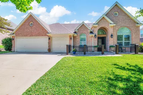 1080 Rosewood Dr, Grapevine, TX 76051