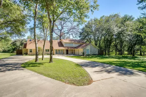 9500 Bellechase Rd, Granbury, TX 76049