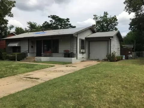 1004 E Gambrell St, Fort Worth, TX 76115
