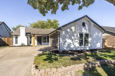 5206 Redwater Dr, Arlington, TX 76018