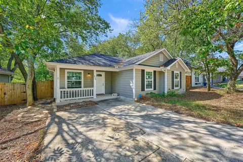 416 W Johnson St, Denison, TX 75020