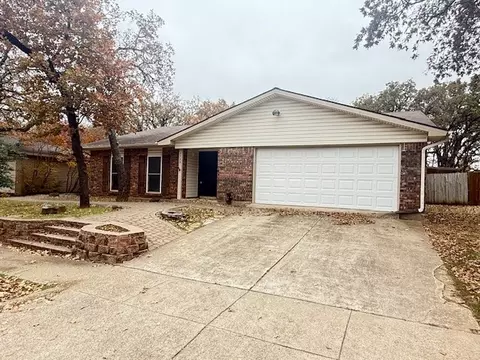 3720 Aspenwood Dr, Bedford, TX 76021