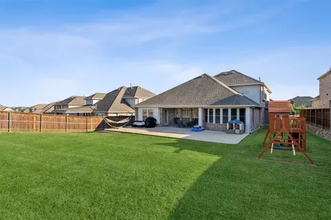 1716 Transcendence Dr, St Paul, TX 75098