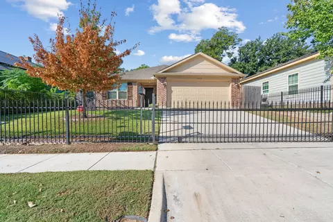 1213 E Davis Ave, Fort Worth, TX 76104