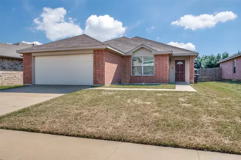 9229 Curacao Dr, Fort Worth, TX 76123
