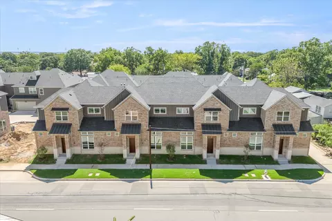 512 E 2nd St, Irving, TX 75060