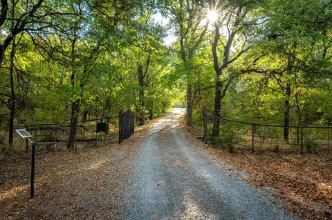 7390 Preston Rd, Denison, TX 75020