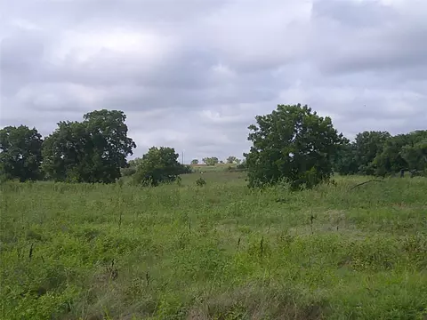 5 West Rc Road, Bowie, TX 76230