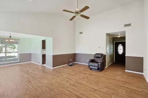 902 Clearview St, Krum, TX 76249 photo 5