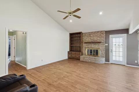902 Clearview St, Krum, TX 76249 photo 6