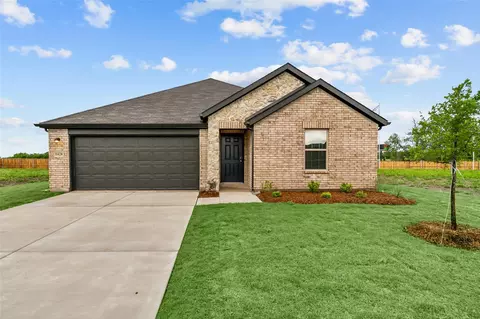 520 Ridgewood Dr, Van Alstyne, TX 75495