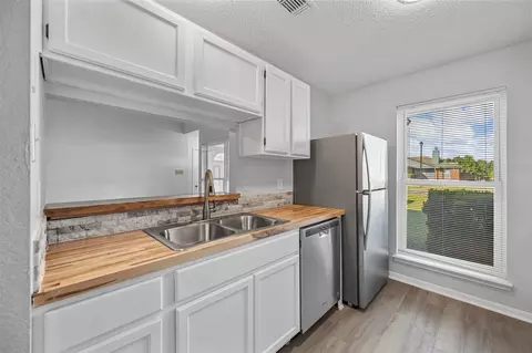 Kitchen - 7004 Ruby Dr, Dallas, TX 75237 photo 2 of 5