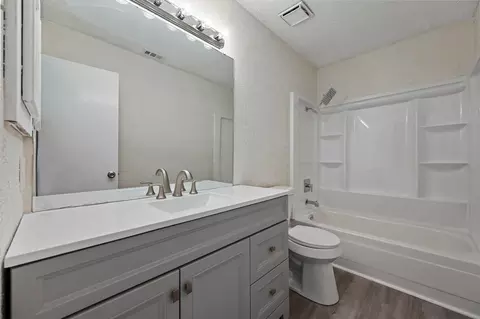 Bath - 7004 Ruby Dr, Dallas, TX 75237 photo 3 of 3