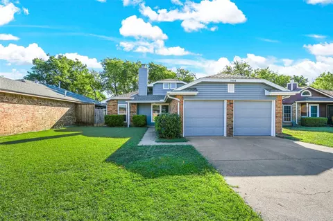 Exterior - 7004 Ruby Dr, Dallas, TX 75237 photo 2 of 3