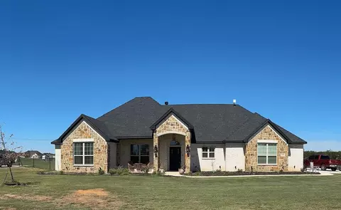 1037 Katie Ct, Azle, TX 76020