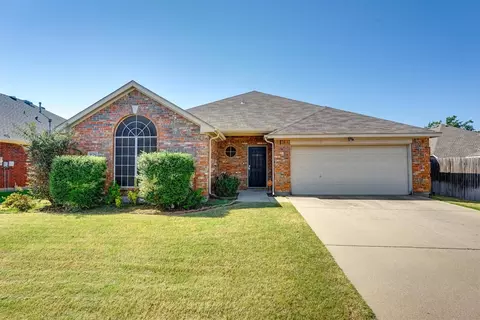 8620 Shavano Dr, Fort Worth, TX 76123