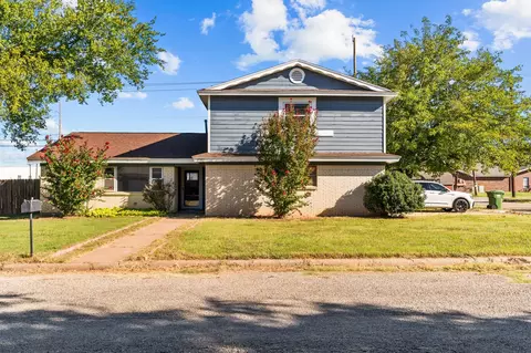 2503 9th St, Mineral Wells, TX 76067