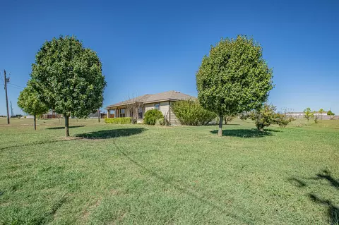 9017 Grazing Ct, Alvarado, TX 76009
