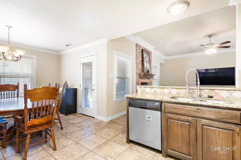 825 Running Water Trl, Abilene, TX 79602 photo 9