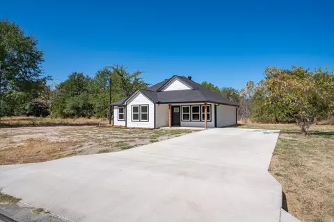 219 Midway Rd, Tool, TX 75143 photo 3