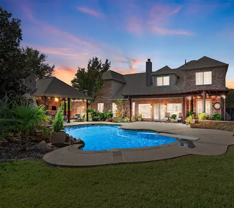 725 Meandering Woods Dr, Keller, TX 76248