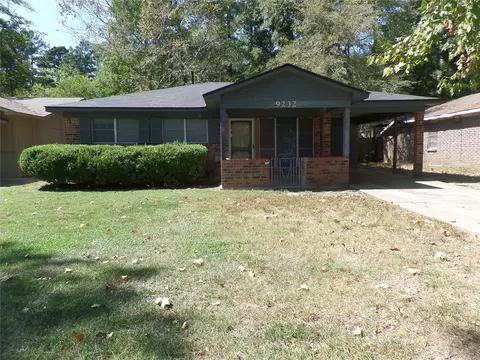 9232 N Southland Park Dr, Shreveport, LA 71118