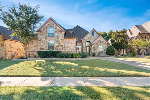 812 Merion Dr, Burleson, TX 76028