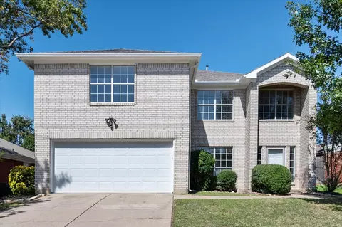 615 Coal Creek Dr, Mansfield, TX 76063