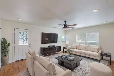 507 S Weaver St, Gainesville, TX 76240