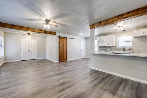 212 S 7th St, Sanger, TX 76266 photo 8