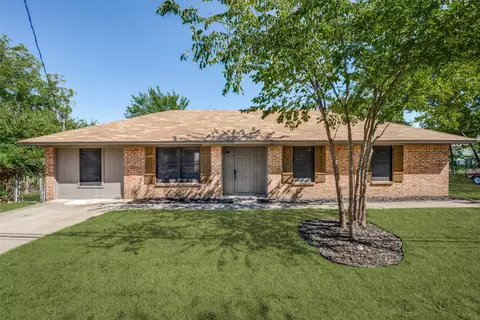 212 S 7th St, Sanger, TX 76266