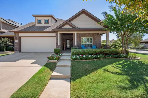 1733 Henderson Dr, Argyle, TX 76226