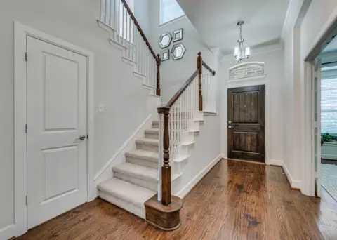 6631 Deleon St, Irving, TX 75039 photo 3