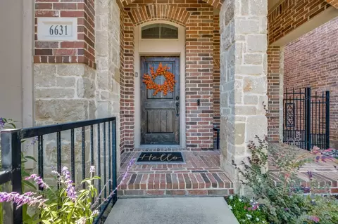 6631 Deleon St, Irving, TX 75039 photo 2