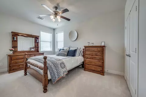 6631 Deleon St, Irving, TX 75039 photo 17
