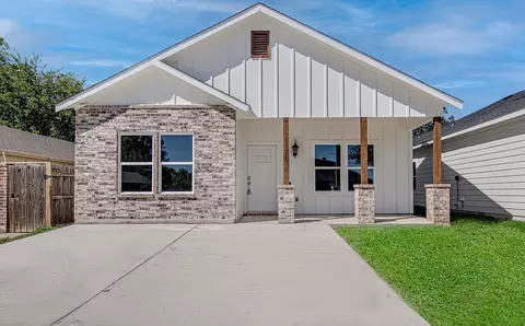 11243 Golden Triangle Cir, Fort Worth, TX 76244