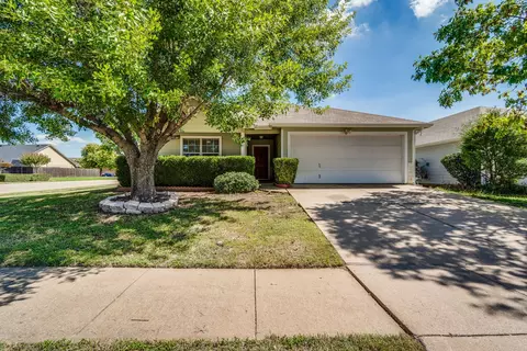 1594 Wildflower Dr, Waxahachie, TX 75165