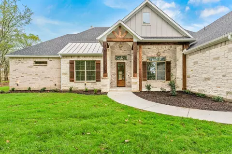8575 Davidson Rd, Sanger, TX 76266